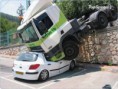 LE CHOCARON EL AUTO